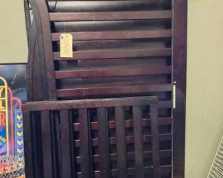 #20536 • Baby Crib
