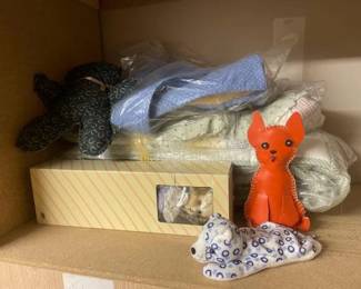 #50098 • Doll Stuffed Animals and Quilts
