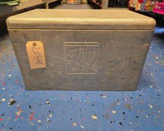 #20548 • Vintage 7UP Cooler

