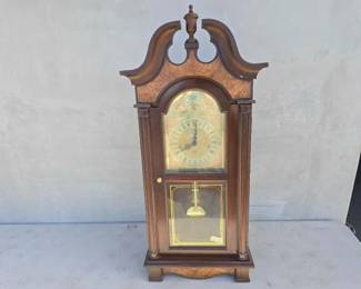 #13050 • Sligh Wood Trend Pendulum Clock with Key
