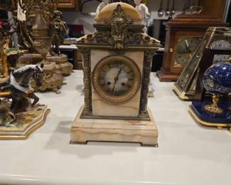 #60836 • Vintage Marble Mantel Clock
