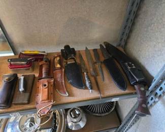 #22008 • 14 Knives
