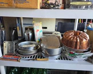 #13646 • Kitchen Pots & Pans & more
