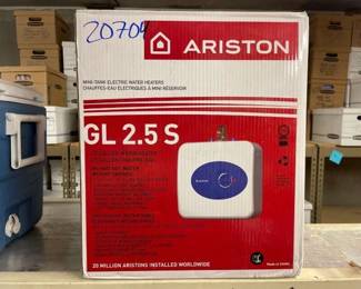 #20704 • Ariston 2.5 Gallon Water Heater
