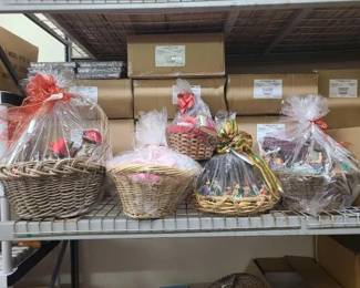 #1172 • (5) Gift Baskets

