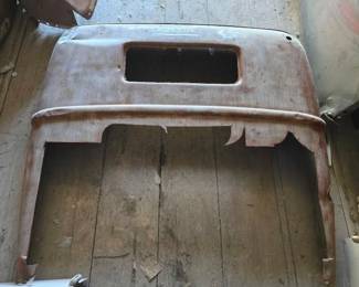 #2814 • 1 Classic Vehicle Trunk
