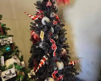 #20030 • Black christmas tree
