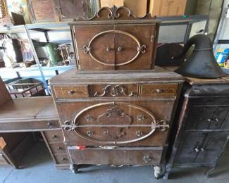 #13622 • Vintage Wooden Dresser
