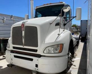 #141 • 2013 Kenworth T400 Truck
