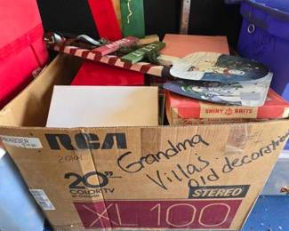 #20104 • Box Christmas Decorations and Ornaments
