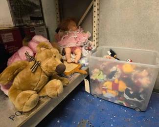 #20758 • Lot of Stuffed Animals & Tote of Disney stuffed animals n more
