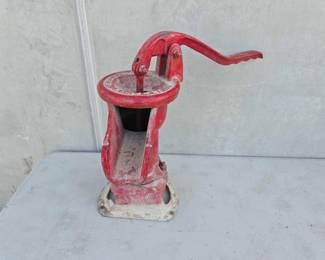 #13032 • Vintage Dulex Cast Iron Farm Well Water Hand Pump
