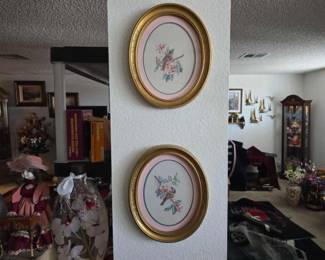 #60050 • Two Decorative Pictures
