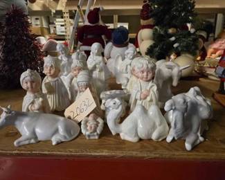 #20632 • Glass Christmas Figurines

