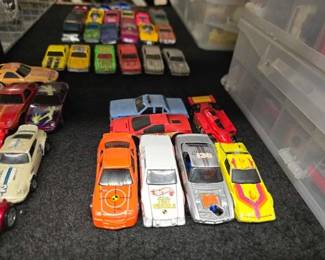 #10714 • (7) Vintage Hot Wheels Crashers
