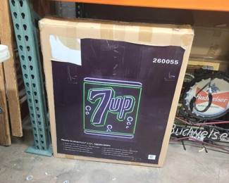 #1554 • 7Up Neon Sign
