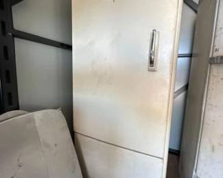 #24320 • Vintage Fridge
