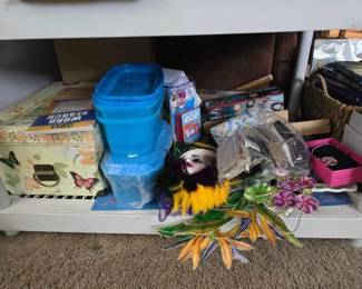 #60518 • Wall Decorations, 7 Pc Tool Set, Wallets, Sewing Kit, Facial Scrubber
