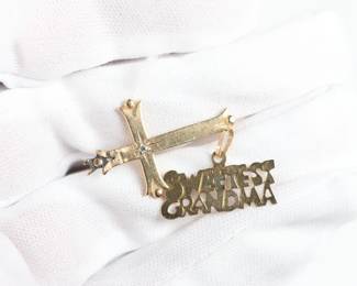 14k Yellow Gold Cross & Grandma Pendant 2 Grams Diamond
