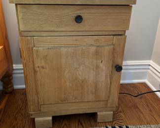 Pair pine night stands