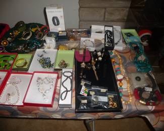 assorted jewelry