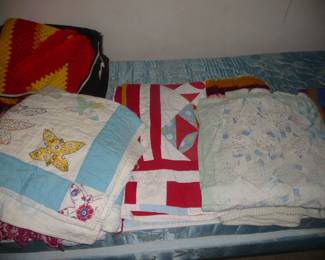 blankets / quilts