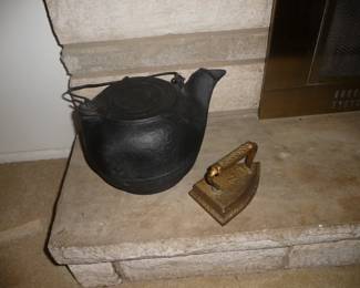 iron kettle / iron