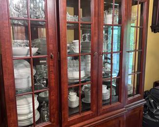 China Cabinet $300. This time is for pre-sale. Message for details on payment and pickup