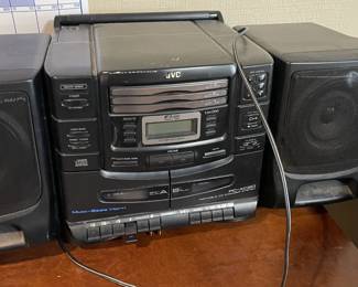 JVC stereo with speakers