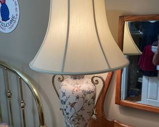 Beautiful Asian style floral lamp.