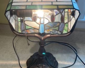 Tiffany style table lamp.