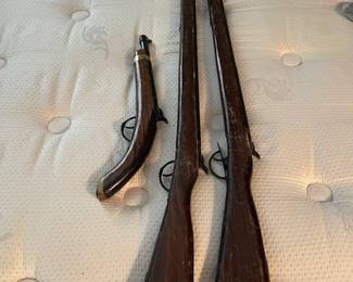 1775 Freedom Rifle and pistol (reproductions).