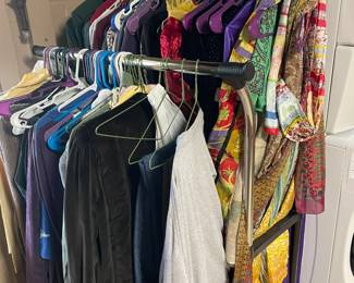 Women's clothes (international).