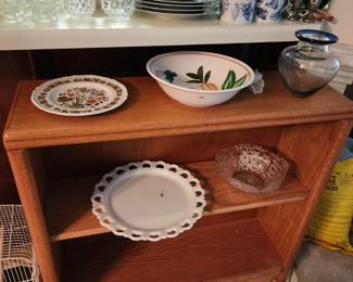 oak book shelf, assorted glassware