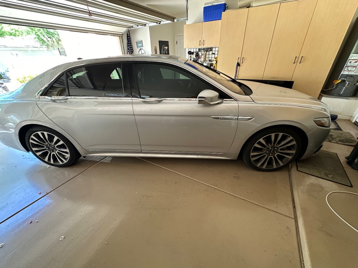 Lincoln Continental CAR