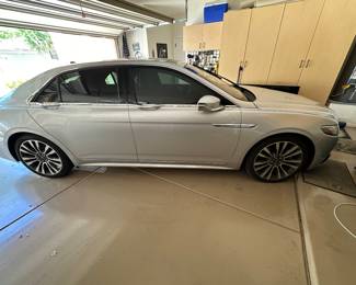 Lincoln Continental CAR