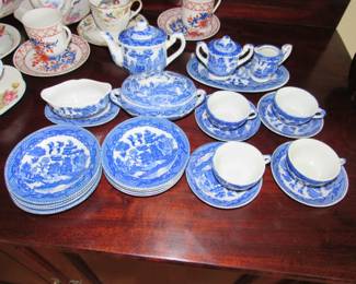 Child's Blue Willow set
