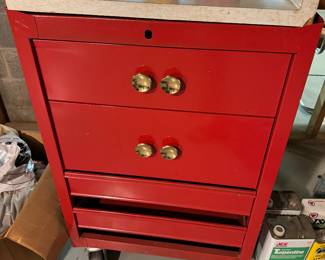 Tool chest