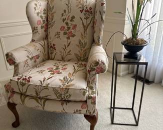 Accent chair & side table