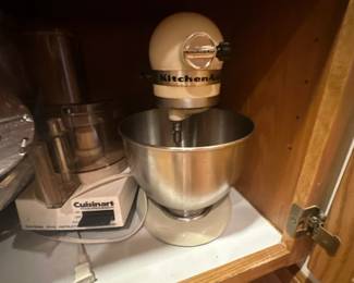 Cuisinart food processor & Kitchen Aid mixer