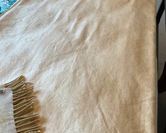 Sferra  Bros, luxury linens . Bedspread & pillowcases 