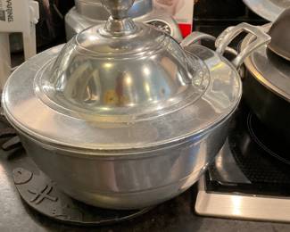 Wilton,  Armetale.  Toureens 