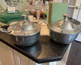 Wilton,  Armetale.  Toureens 