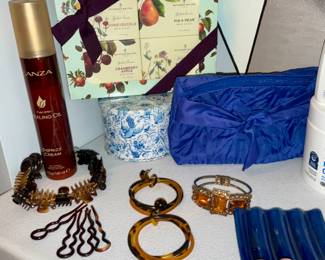 Costume jewelry, ladies accessories