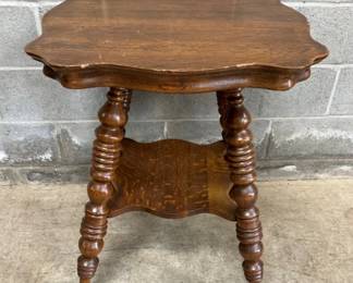 OAK TURNED LEG CENTER TABLE
