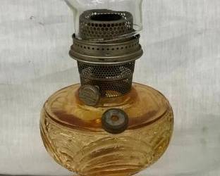 LINCOLN DRAP ALADDIN OIL LAMP