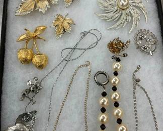 VINTAGE PINS, NECKLACES OTHERS