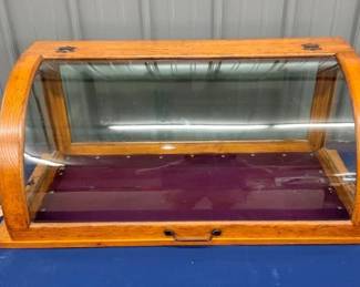 COUNTER TOP CURVED GLASS SHOWCASE
