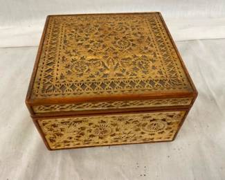 VINTAGE DRESSER BOX 6X4