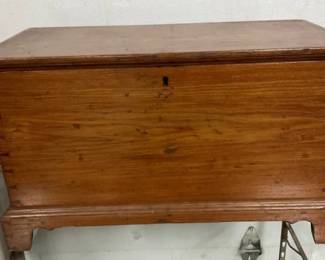 EARLY CHILDS DOVETAILED CHEST